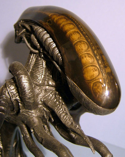 Alien bust by Hot Toys