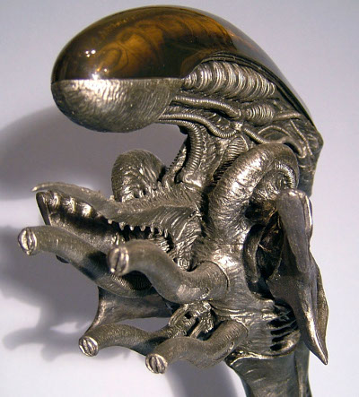 Alien bust by Hot Toys