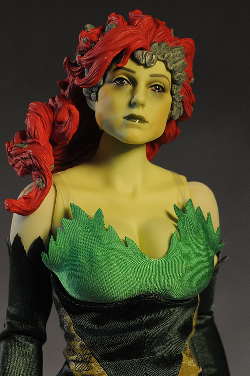 Deluxe Poison Ivy action figyre by DC Direct