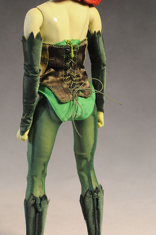 Deluxe Poison Ivy action figyre by DC Direct