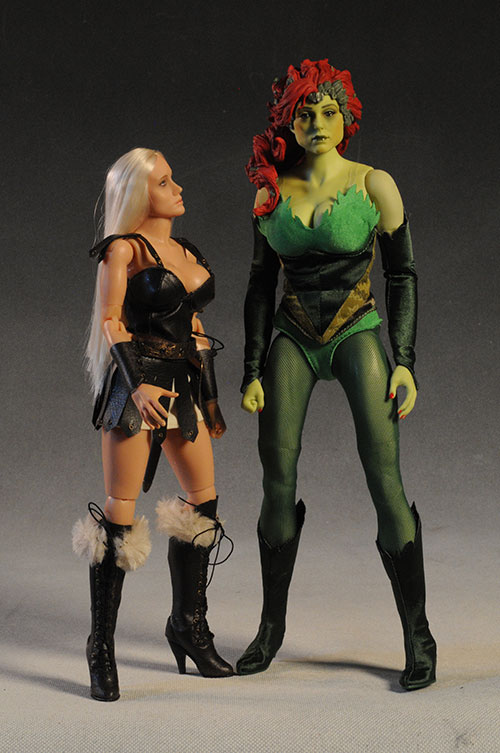 Deluxe Poison Ivy action figyre by DC Direct