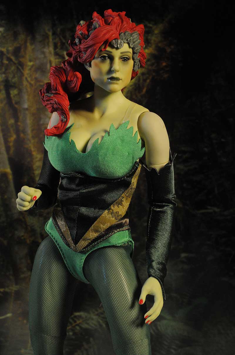 Deluxe Poison Ivy action figyre by DC Direct
