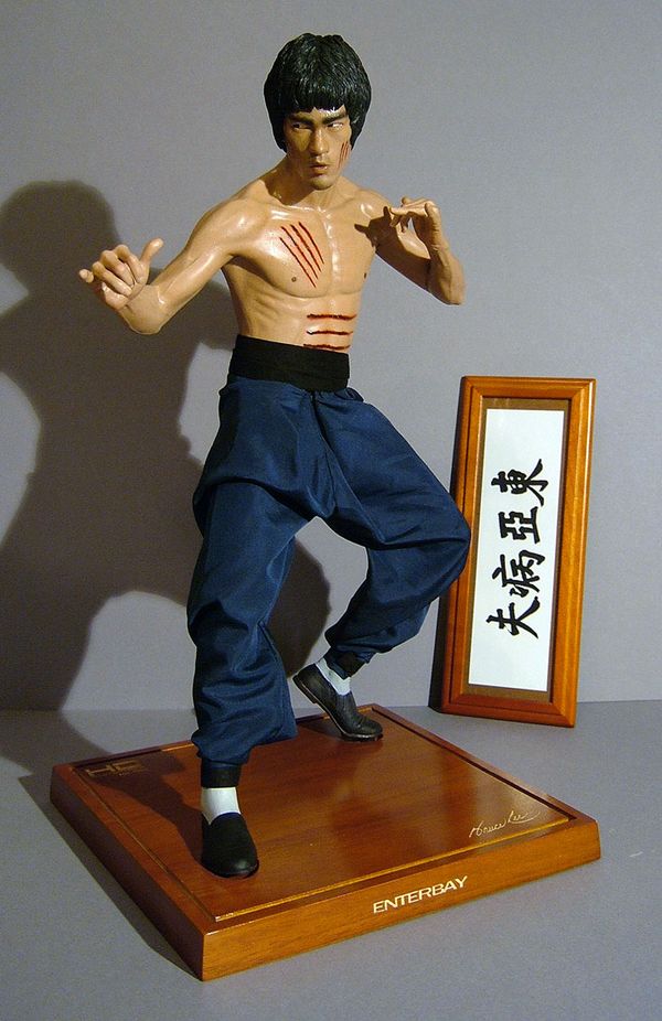 Bruce Lee Enter the Dragon quarter scale statue by Enterbay