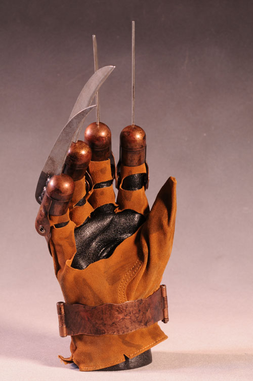 Freddy Krueger glove prop replica by NECA