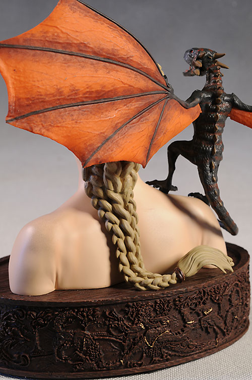 Daenerys mini-bust Game of Thrones by Dark Horse