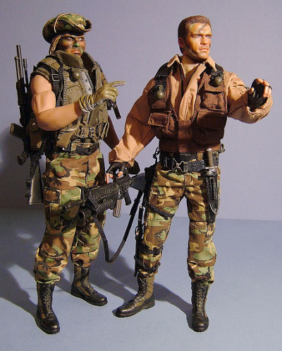 Dutch and Billy Sole  Predator sixth scale action figures from Hot Toys