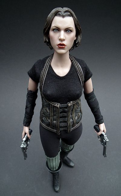 Alice Resident Evil Afterlife action figure by Hot Toys