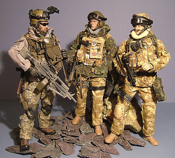 Blues and Reds in Afghanistan action figures from Hot Toys