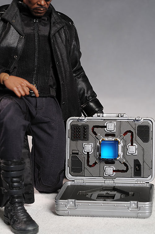 Nick Fury The Avengers sixth scale action figure by Hot Toys