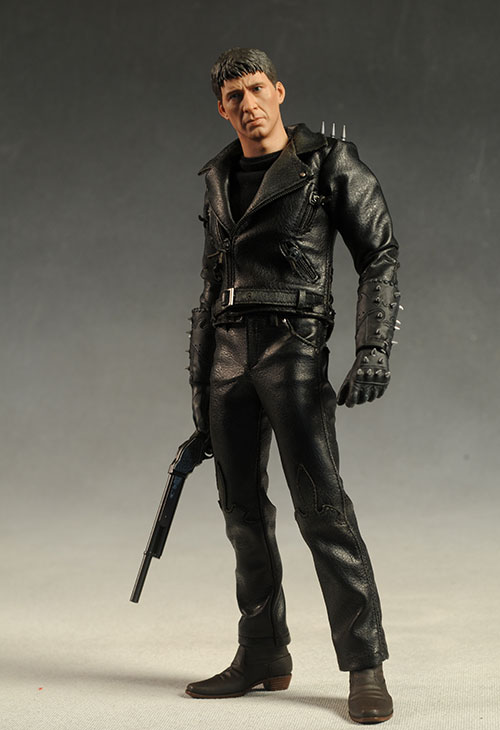 Ghost Rider Johnny Blaze action figure and Hell Cycle motorcycle by hot Toys