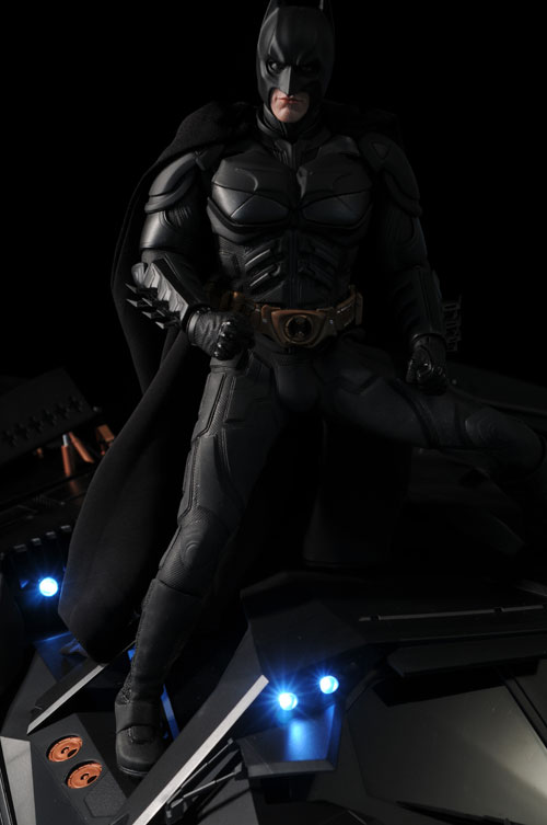 Tumbler Batmobile Batman Dark Knight sixth scale vehicle by Hot Toys