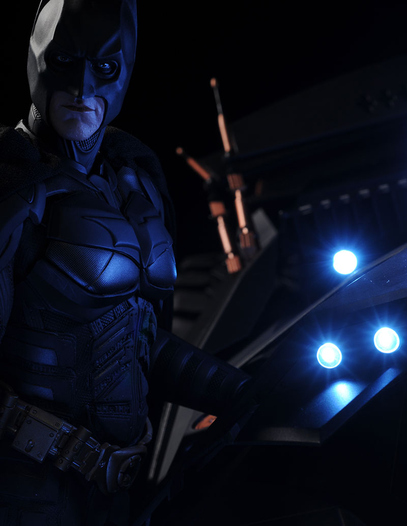 Tumbler Batmobile Batman Dark Knight sixth scale vehicle by Hot Toys