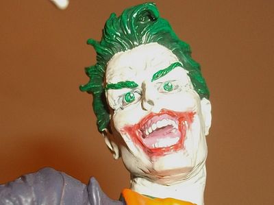 Joker mini-bust by DC Direct