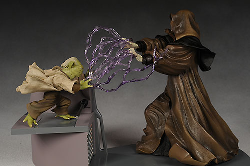 Yoda versus the Emperor Palpatine diorama statue by kotobukiya