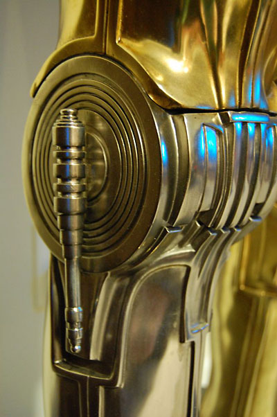 C-3PO Lifesize figure from Sideshow Collectibles
