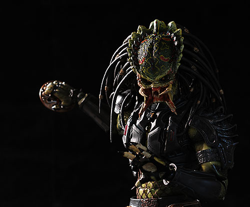 Alien vs Predator Lost Predator action figure by Hot Toys