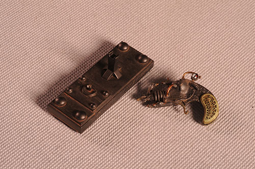 Victorious Mongoose miniature pistol by Weta