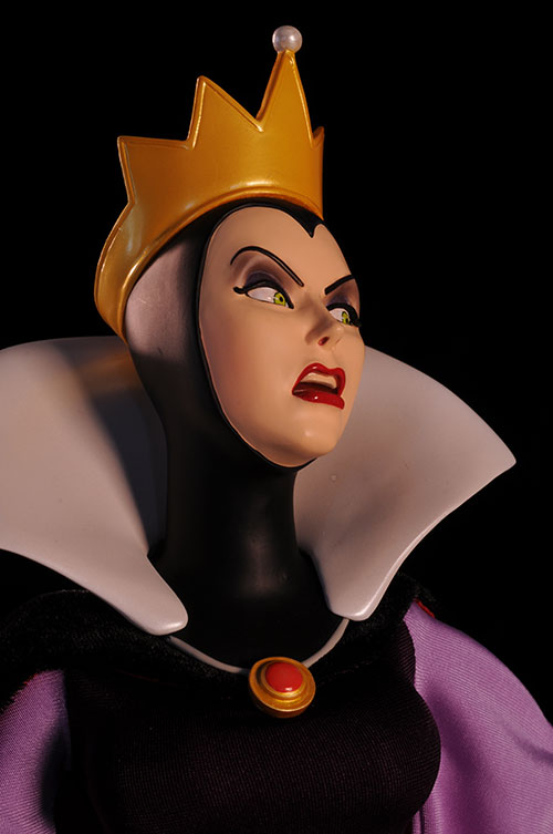 Evil Queen Snow White Disney Premium Format Statue by Sideshow Collectibles