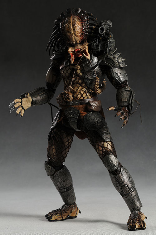 Predator sixth scale action figure by Hot Toys