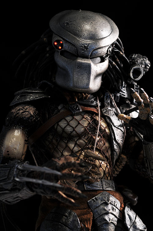 Predator sixth scale action figure by Hot Toys