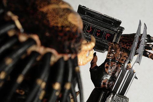 Predator sixth scale action figure by Hot Toys