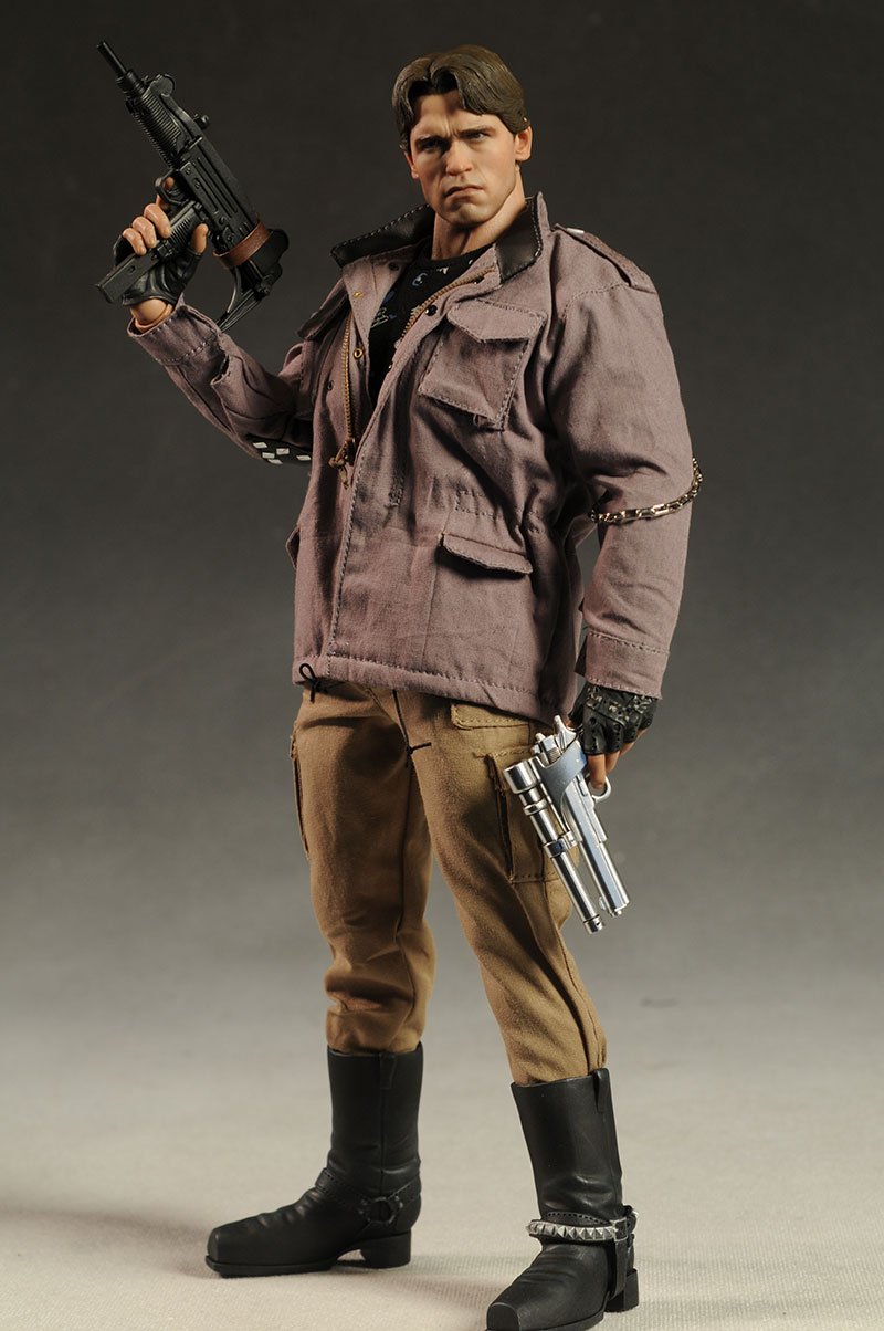 Terminator T-800 sixth scale action figure by Hot Toys