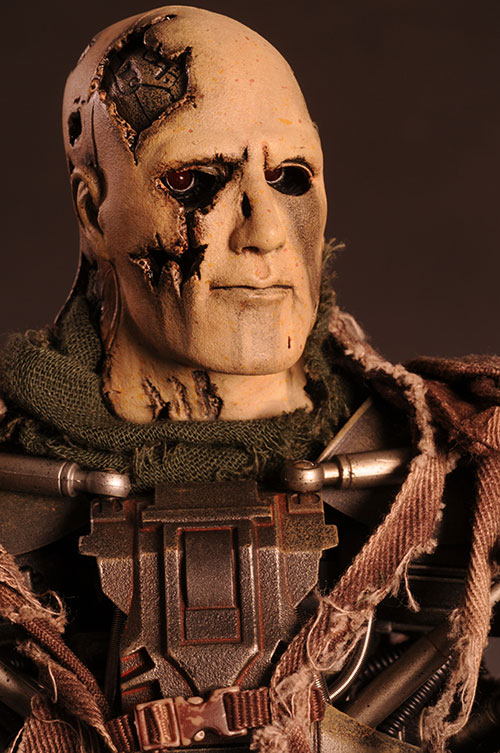 T-600 Terminator Salvation weathered skin sixth scale action figure by Hot Toys
