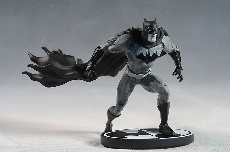 Batman Black & White New 52 statue by DC Direct