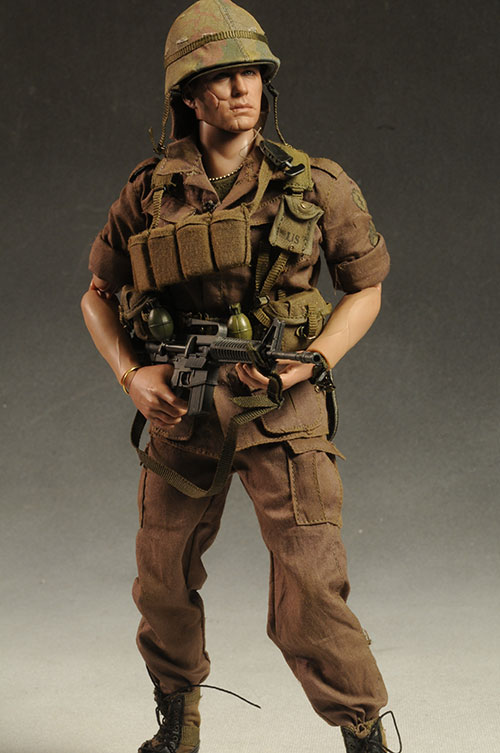 Platoon Barnes sixth scale action figure by Hot Toys