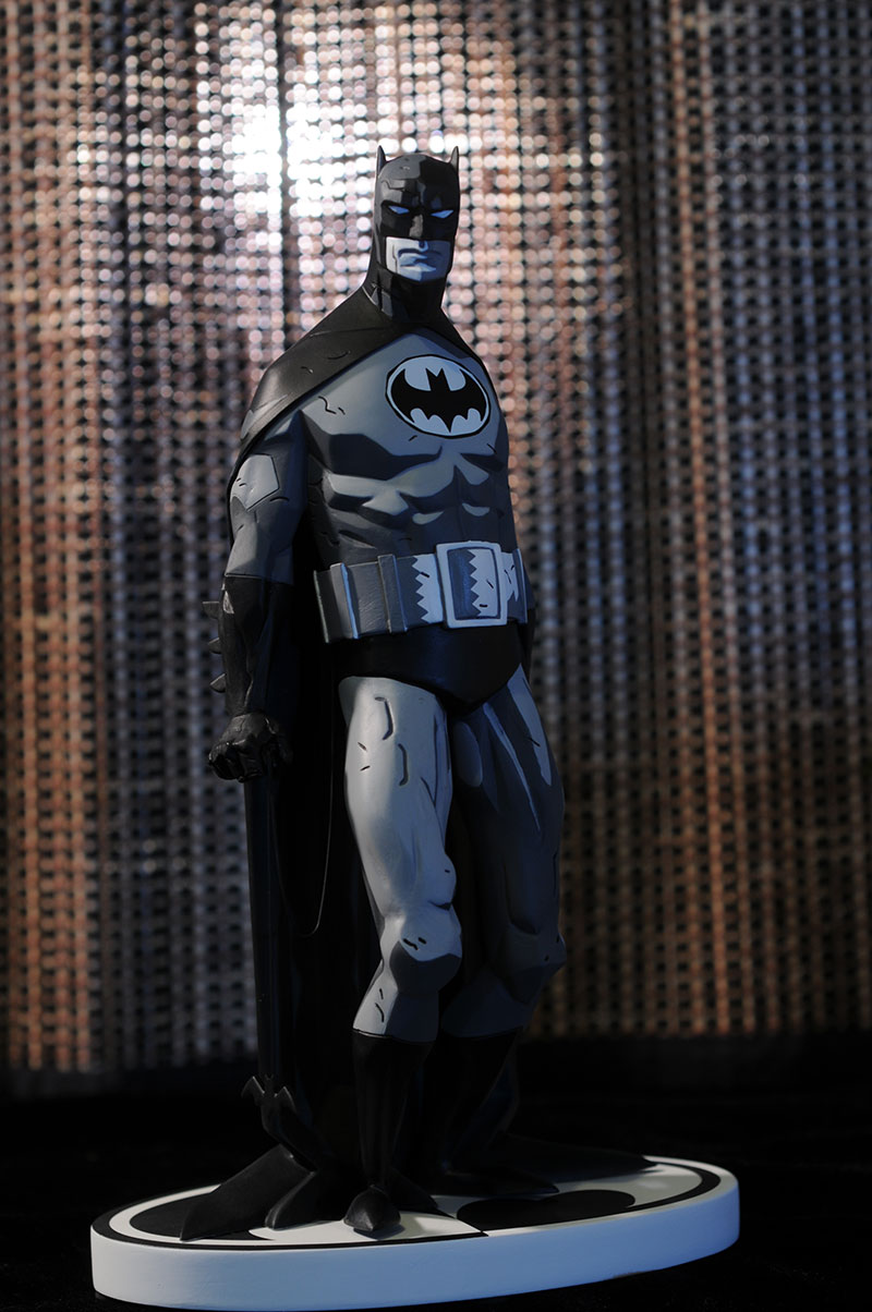 Noir/blanc DC Comics Batman Statue par Mike Mignola 