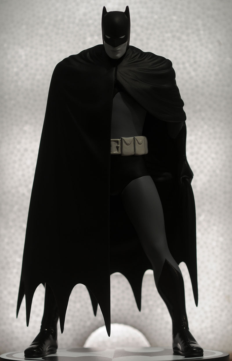 David Mazzucchelli Batman Black & White statue by DC Direct