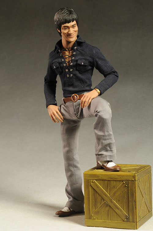 Review and photos of Bruce Lee Casual Wear action figure by Hot Toys