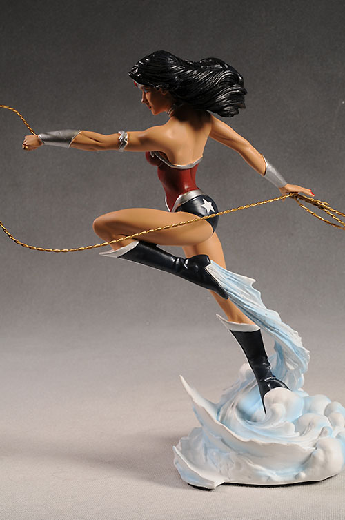 Cover Girls of the DCU Wonder Woman statue by DC Collectibles