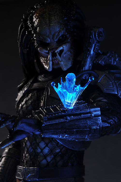 Classic Predator sixth scale action figure by Hot Toys