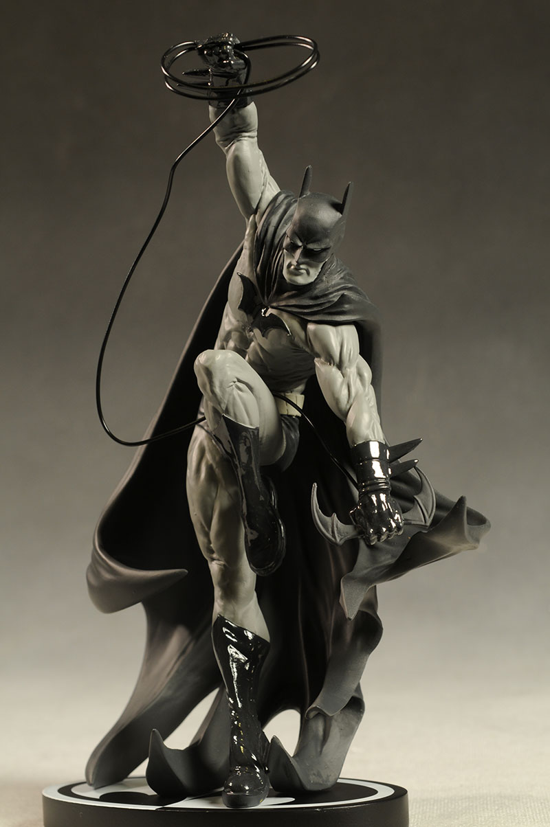 Batman Black and White Tony Daniel statue by DC Direct