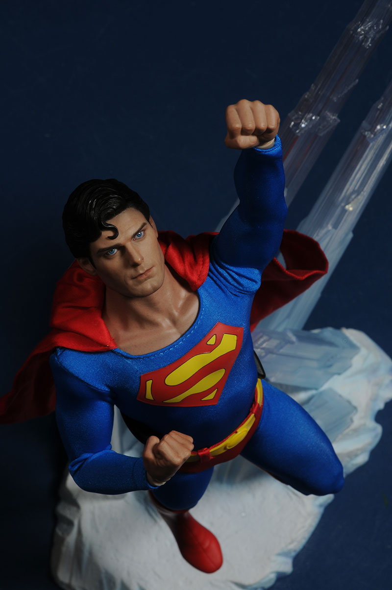Hot Toys Reeve Superman action figure