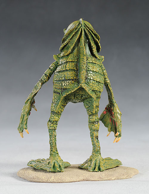 Monster Pals Creature statue by Amok Time
