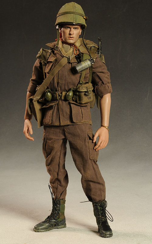 Platoon Chris Taylor sixth scale figure by Hot Toys