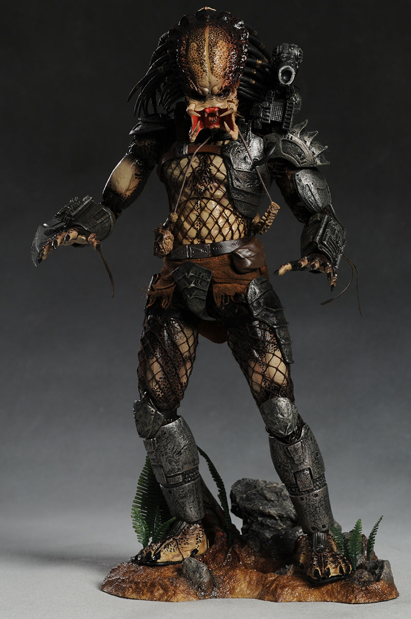 Predator sixth scale action figure by Hot Toys