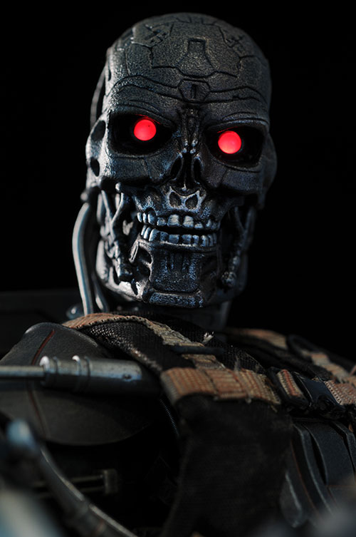 Terminator: Salvation John Connor, T-600 action figures by Hot Toys