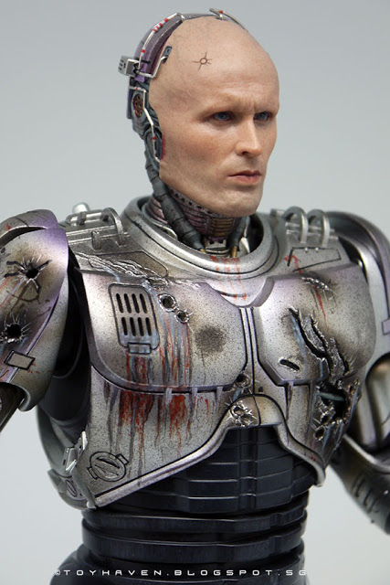 Battle Damaged Robocop sixth scale action figure by Hot Toys
