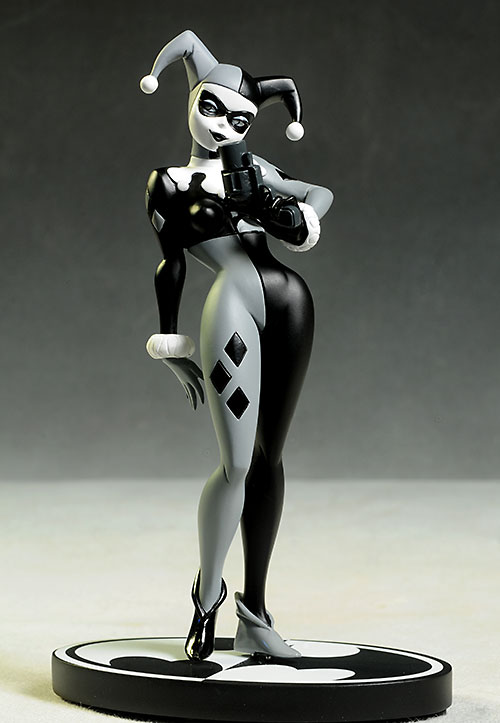 Harley Quinn Batman Black & White statue by DC Collectibles