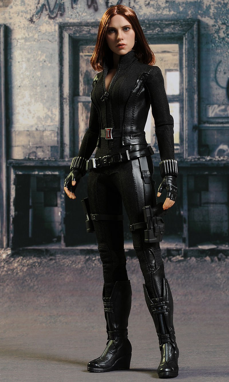 Hot Toys Winter Soldier Black Widow action figure