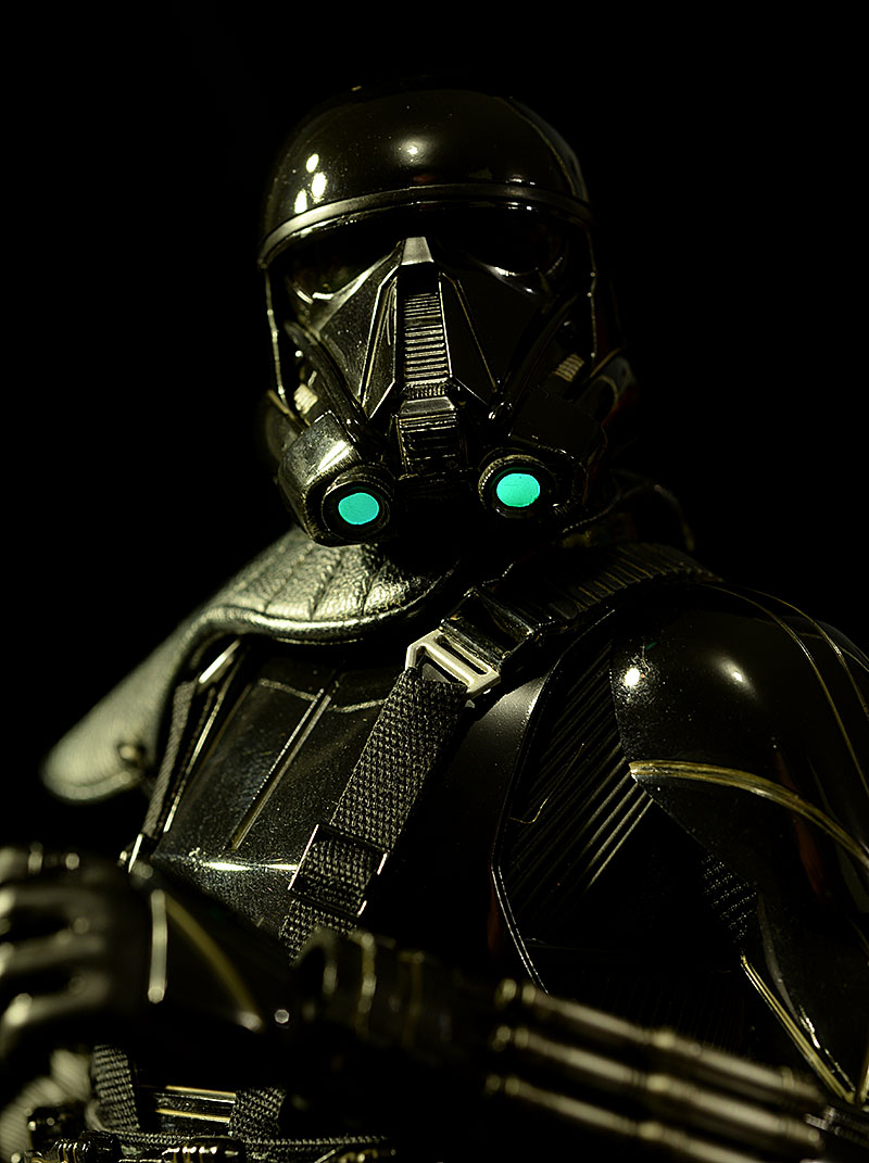 Star Wars Death Trooper Specialist 1/6th action figure by Hot Toys