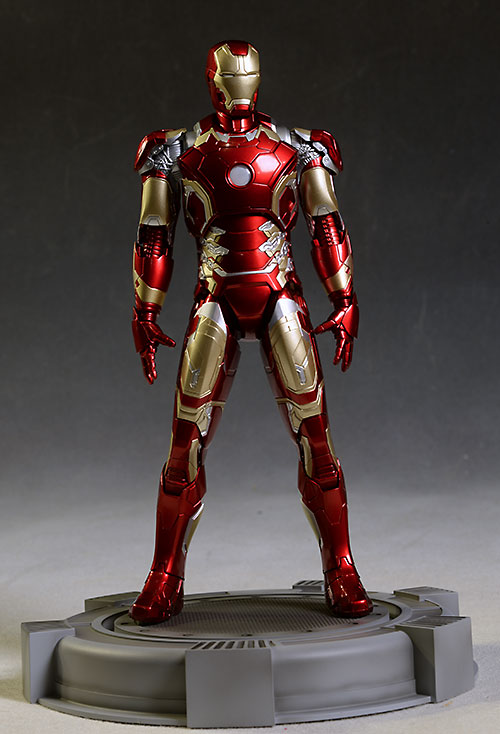 Avengers Action Heroes Vignettes Iron Man, Hulk statue by Dragon
