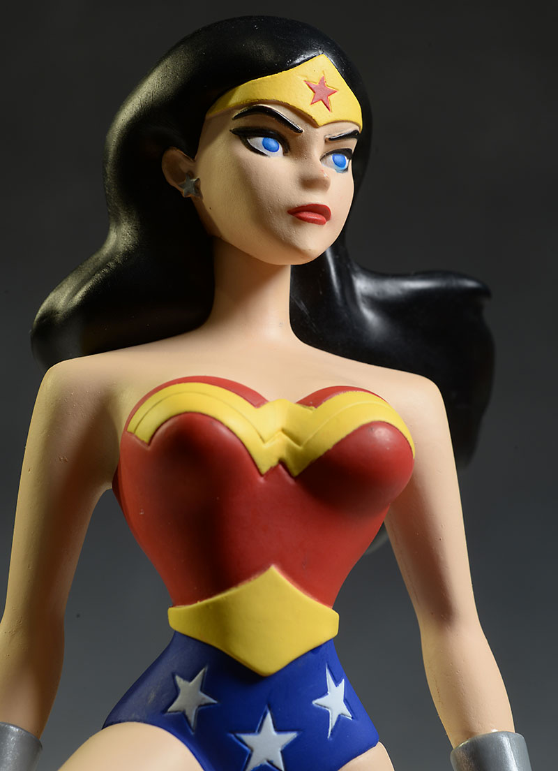 Femme Fatales Wonder Woman statue by Diamond Select Toys