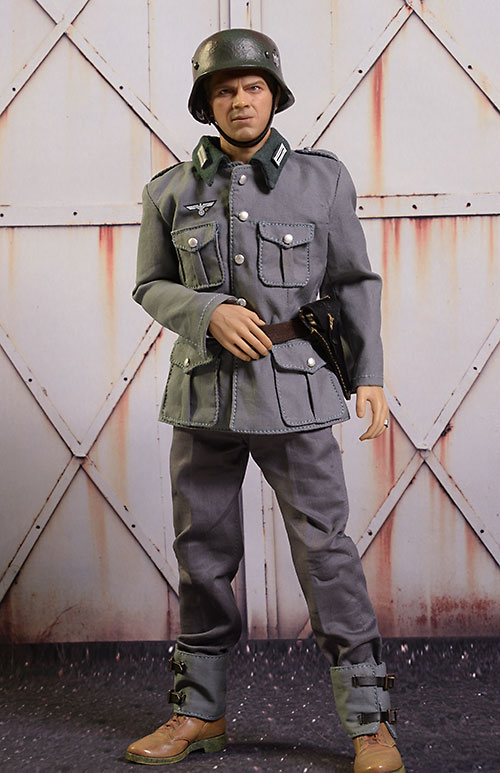 Great Escape Steve McQueen sixth scale figure by Star Ace