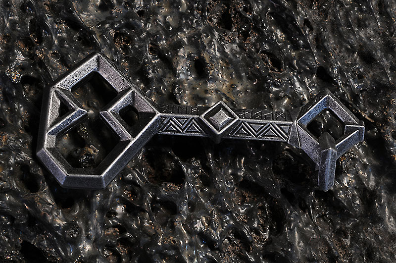 The Hobbit Key to Erebor prop replica by Weta