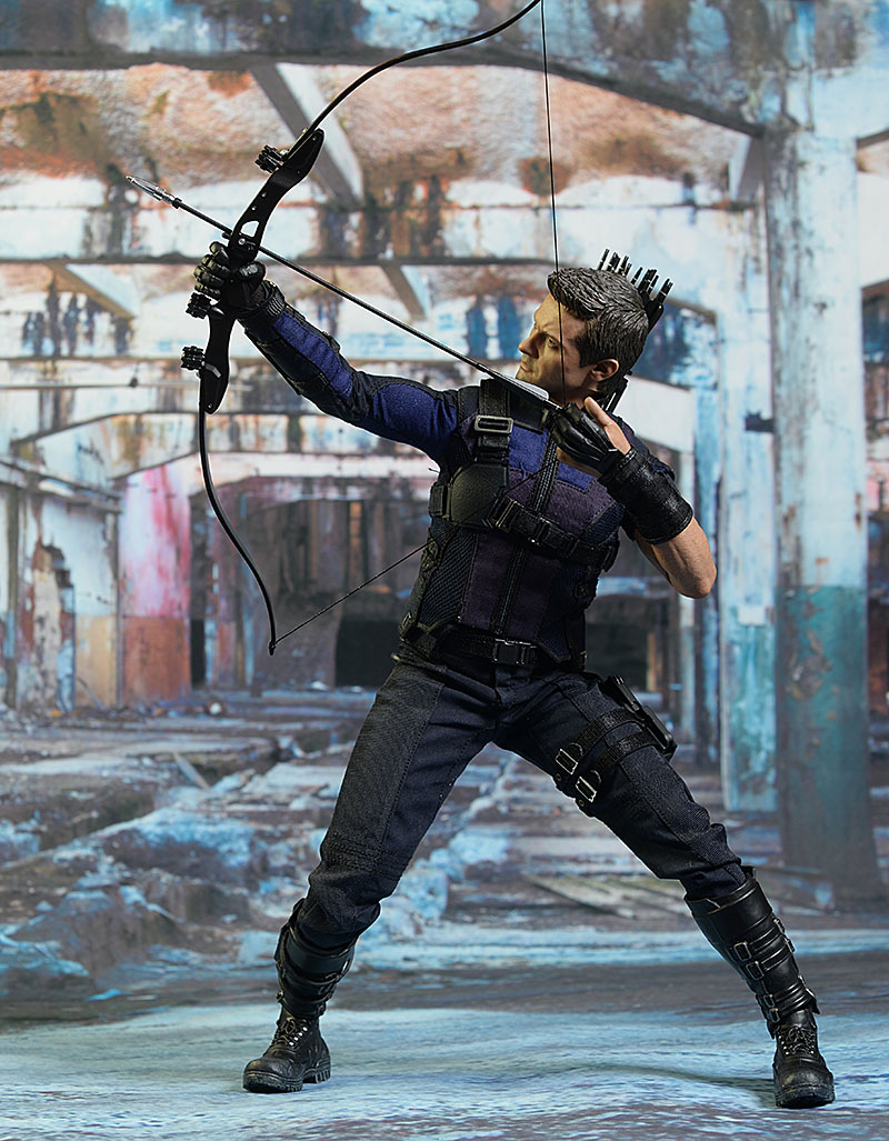 Hot Toys Hawkeye action figure