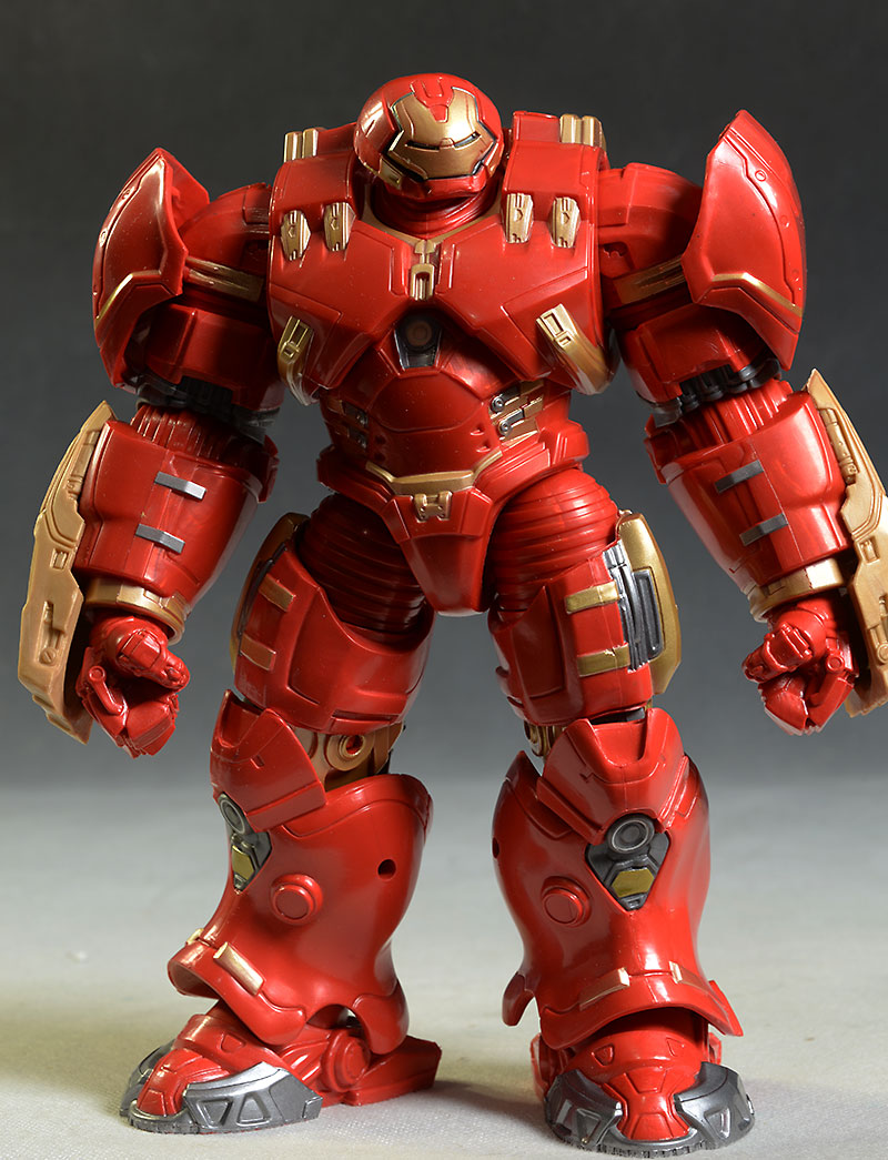 Review and photos of Marvel Legends Hulkbuster action